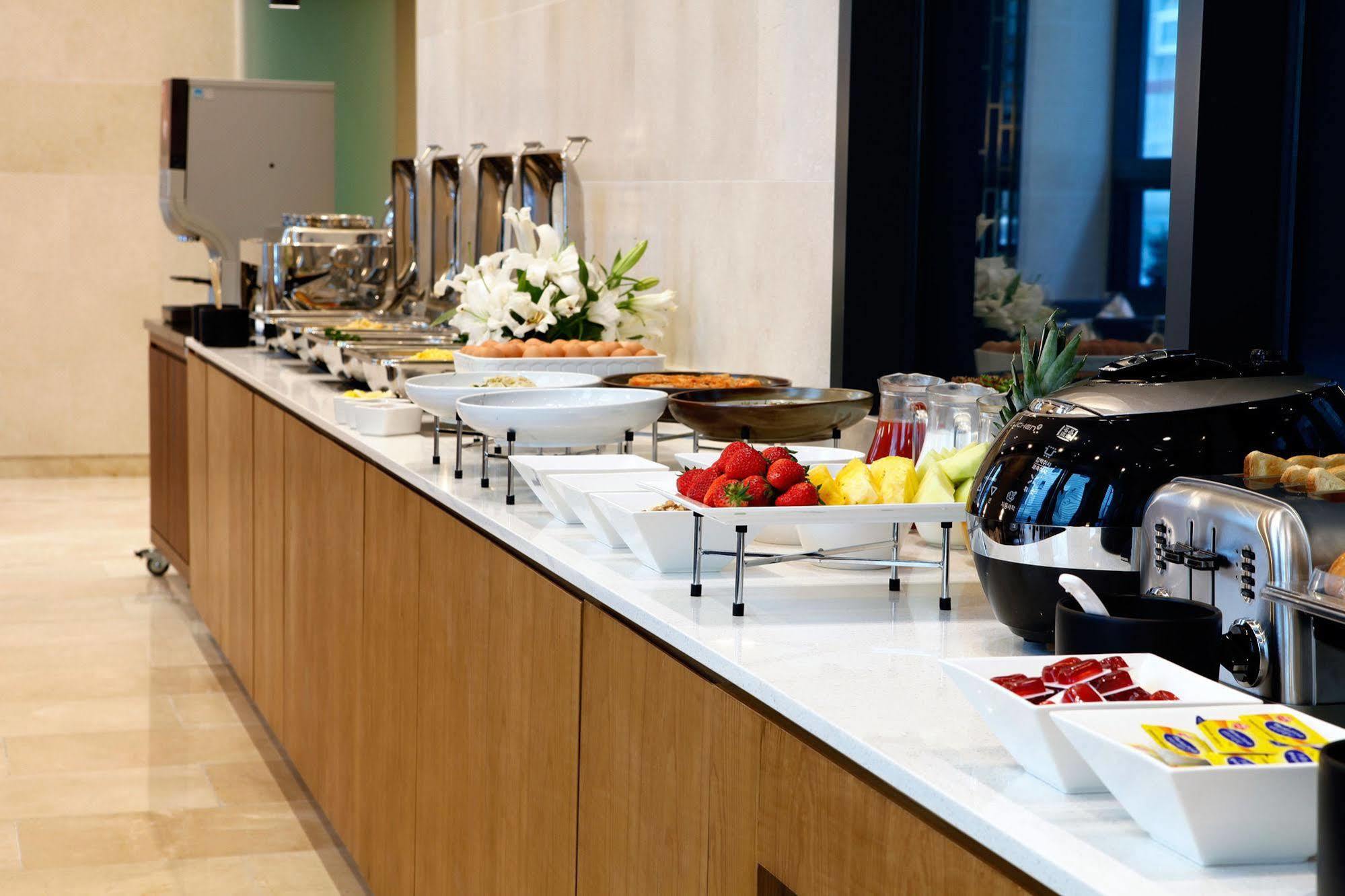 On City Hotel Чеонан Екстериор снимка